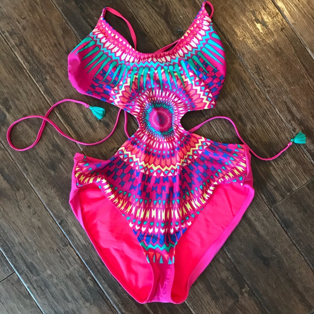 Cutout one piece
